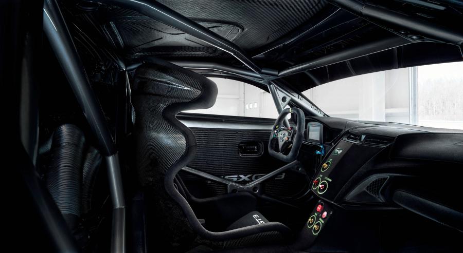 Интерьер Acura NSX GT3 2016 года  (фото 6 из 7)